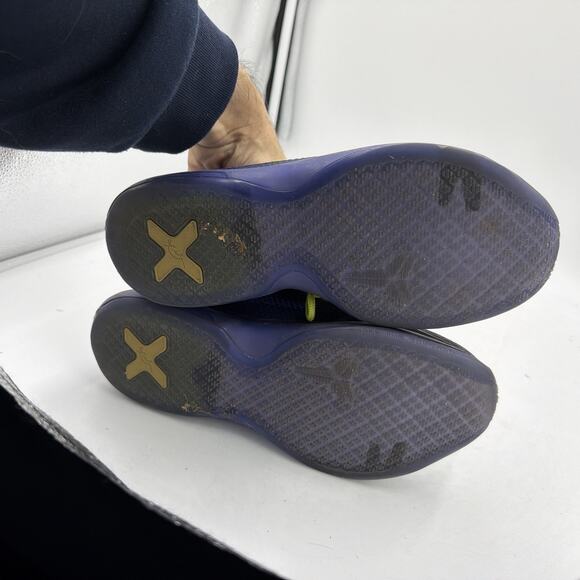 Size 6y (GS) - Nike Kobe 10 Low Blackout - Picture 5 of 6